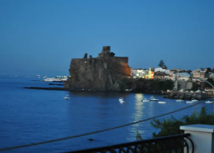 Bed and Breakfast La Terrazza Aci Castello